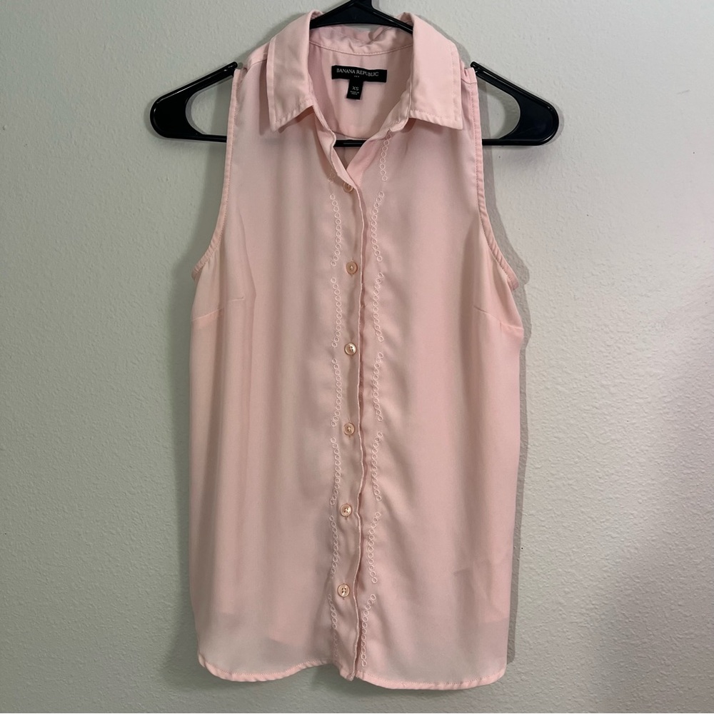 Banana republic sleeveless blouse size extra small